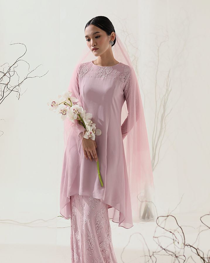 ATHEA KURUNG IN SOFT PINK