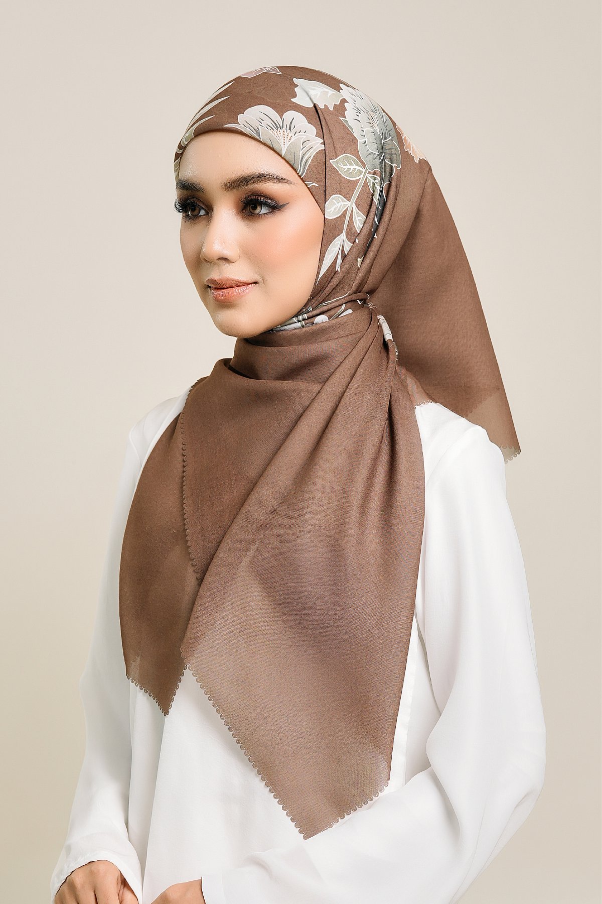 BLOOM IN COFFEE BROWN