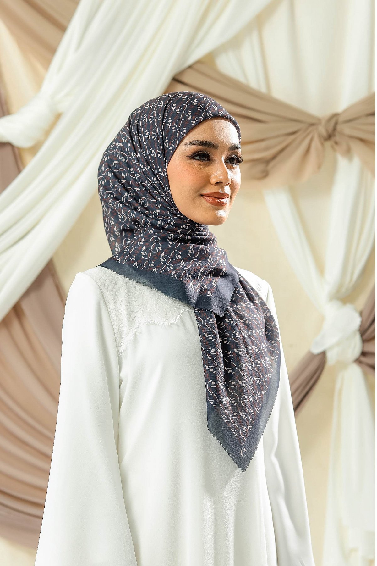 BAWAL CLEODORA IN BLUEBERRY