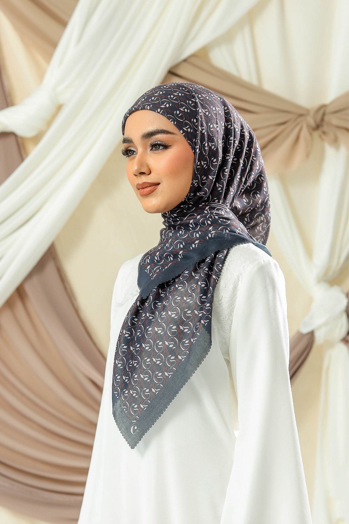 BAWAL CLEODORA IN BLUEBERRY