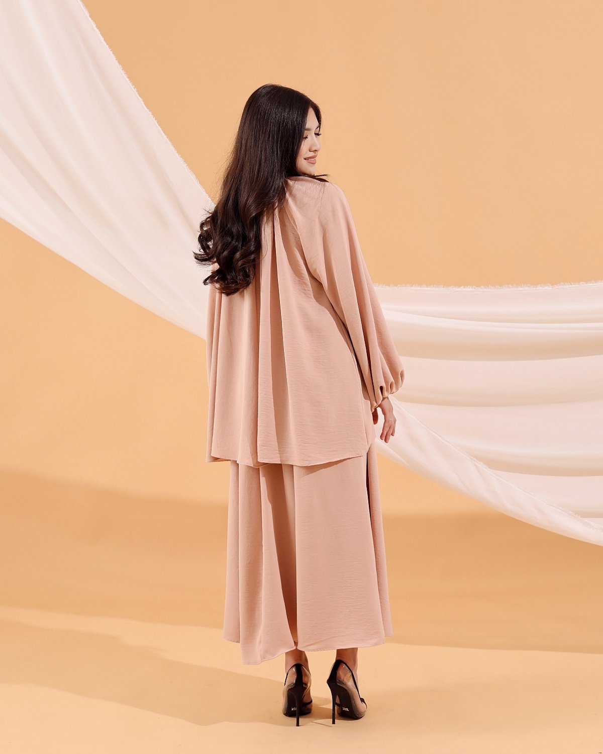 ALANA SET IN PEACH