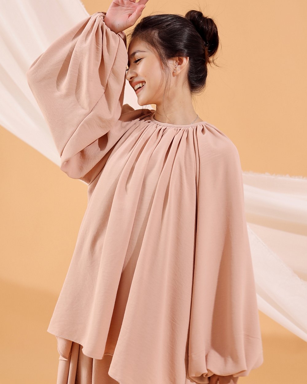 ALANA SET IN PEACH