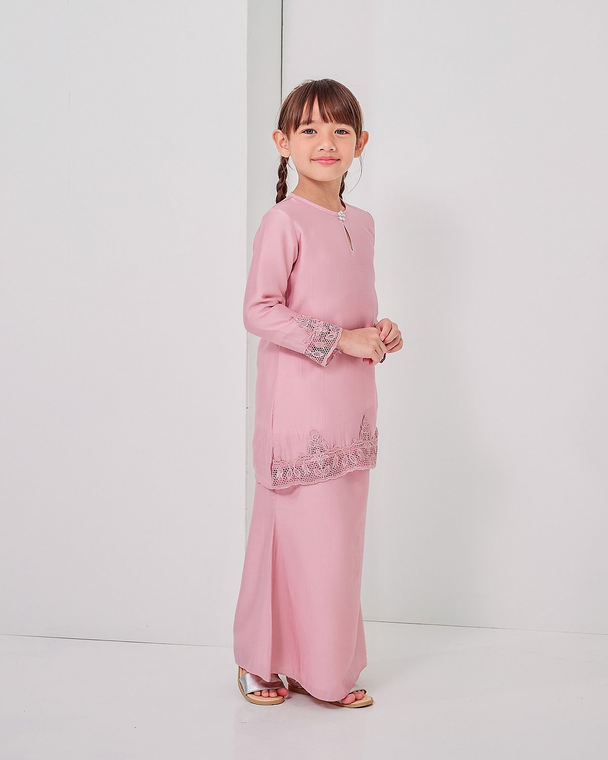 DALIA KIDS IN BELACHAN