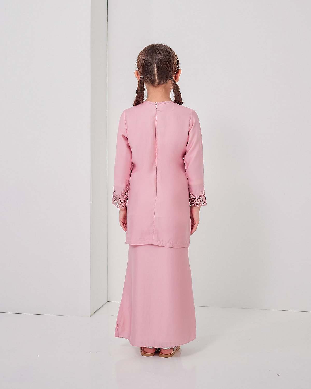 DALIA KIDS IN BELACHAN