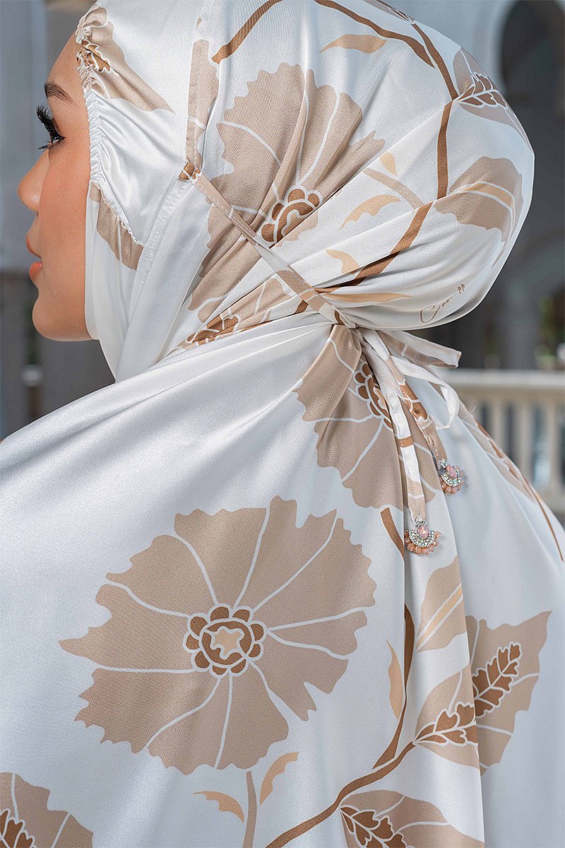 DAREEN IN DOVE (TELEKUNG TRAVEL)