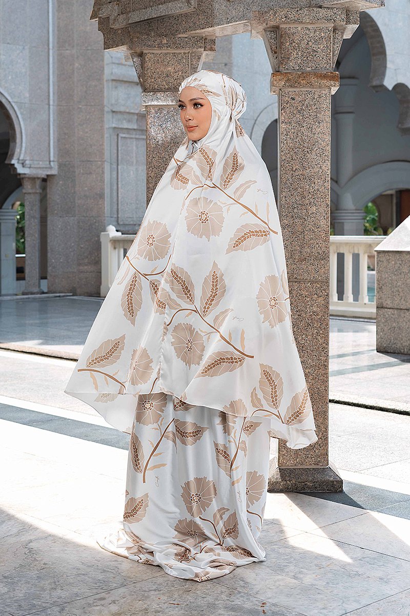 DAREEN IN DOVE (TELEKUNG TRAVEL)