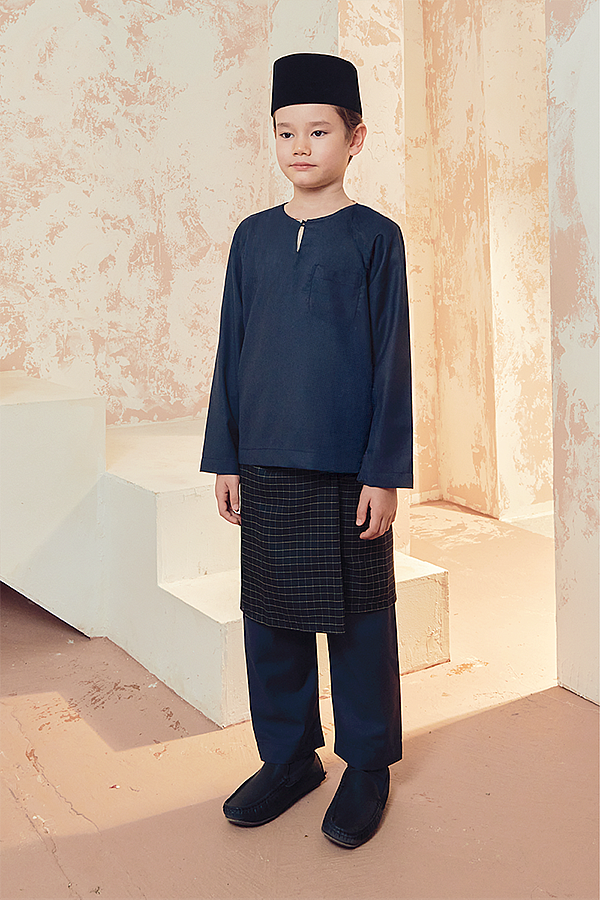 EUSOF KIDS IN NAVY BLUE