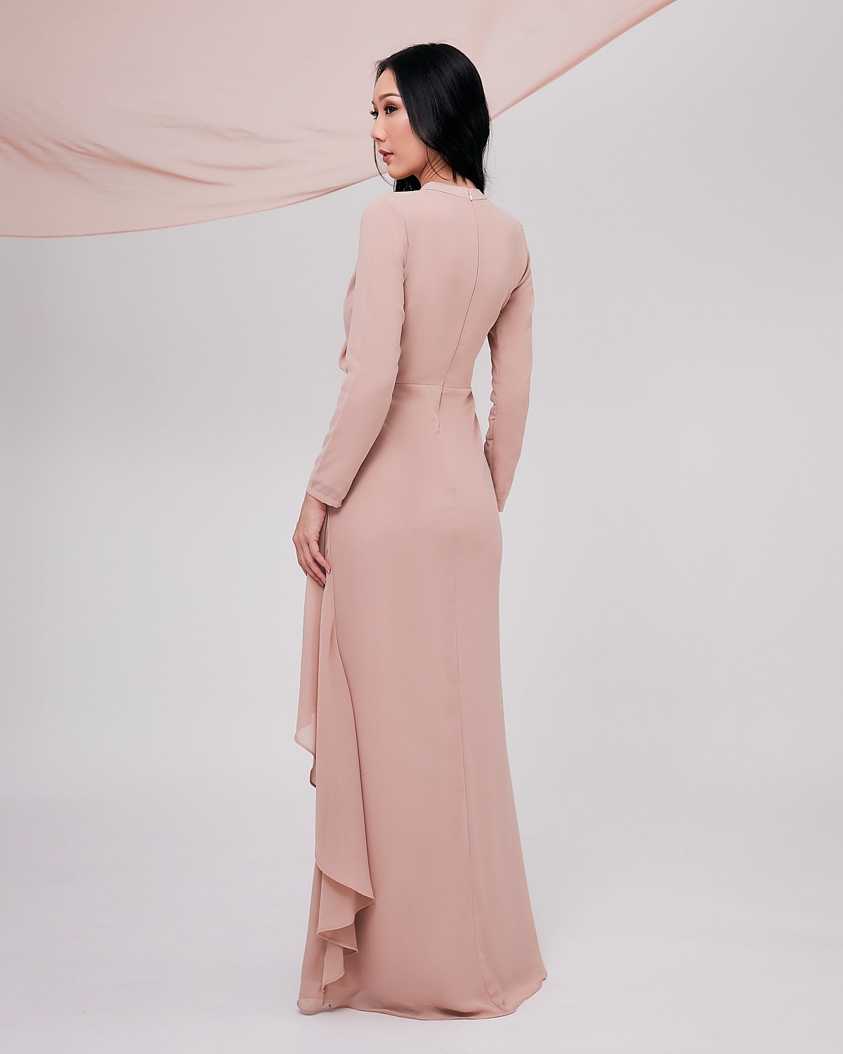 JULEANA IN EVENING SAND