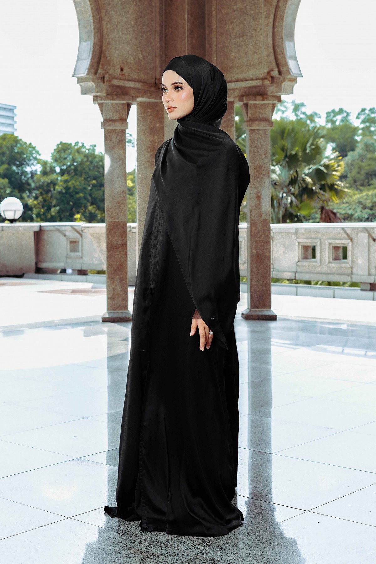 FATMA IN JET BLACK