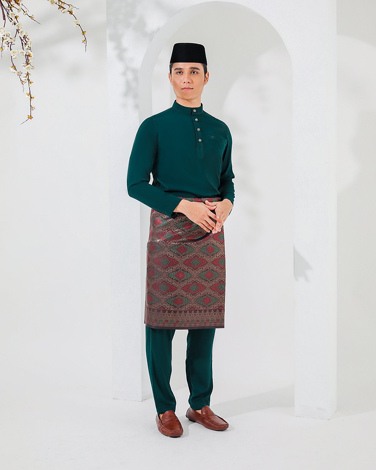 ISA CEKAK MUSANG IN  EMERALD