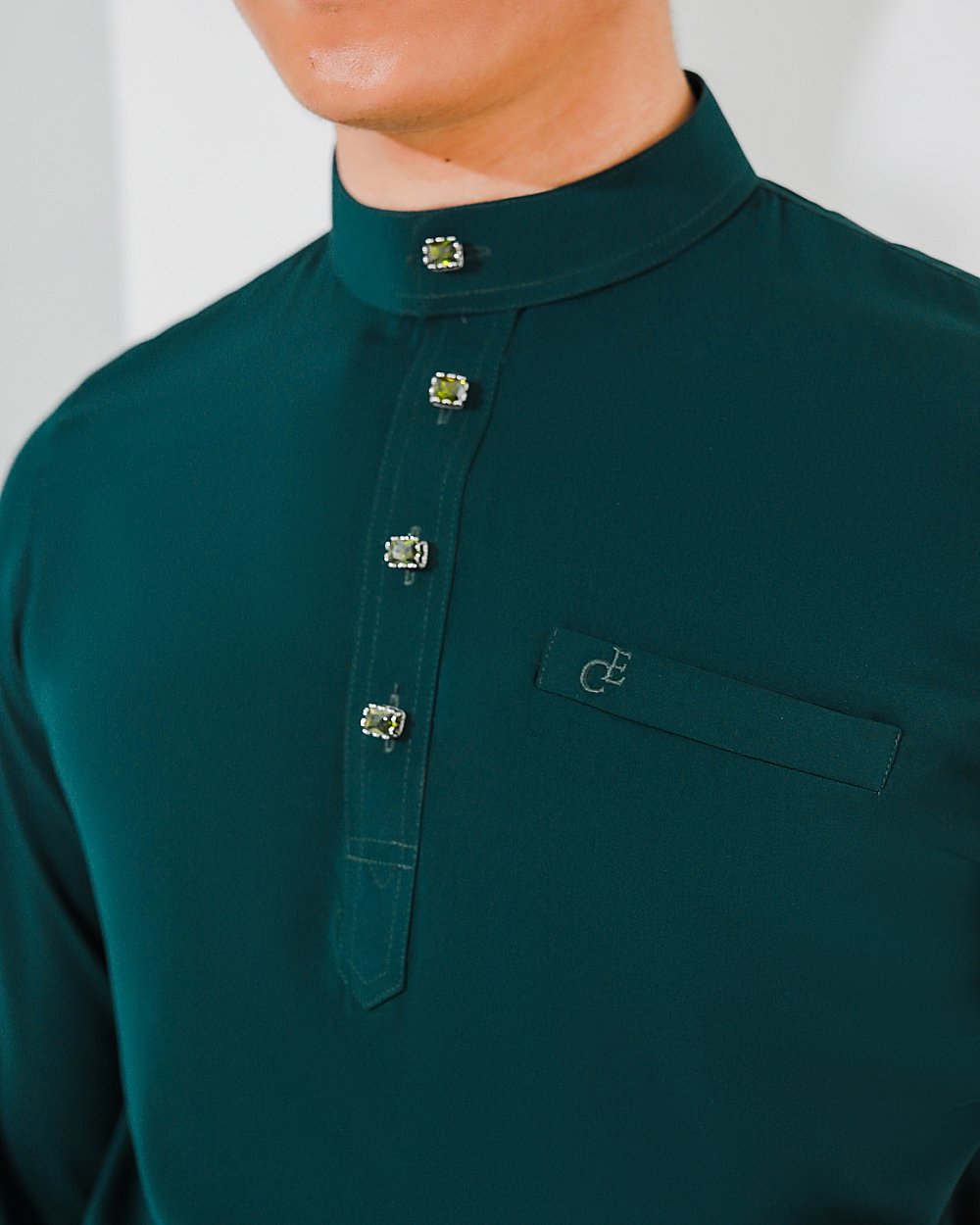 ISA CEKAK MUSANG IN  EMERALD