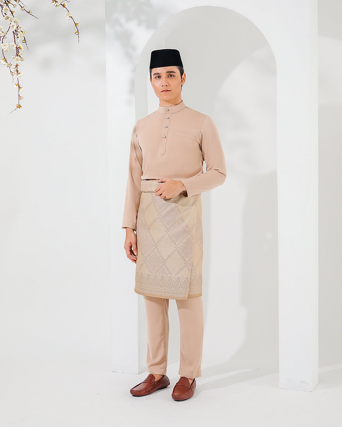 ISA CEKAK MUSANG IN TAUPE