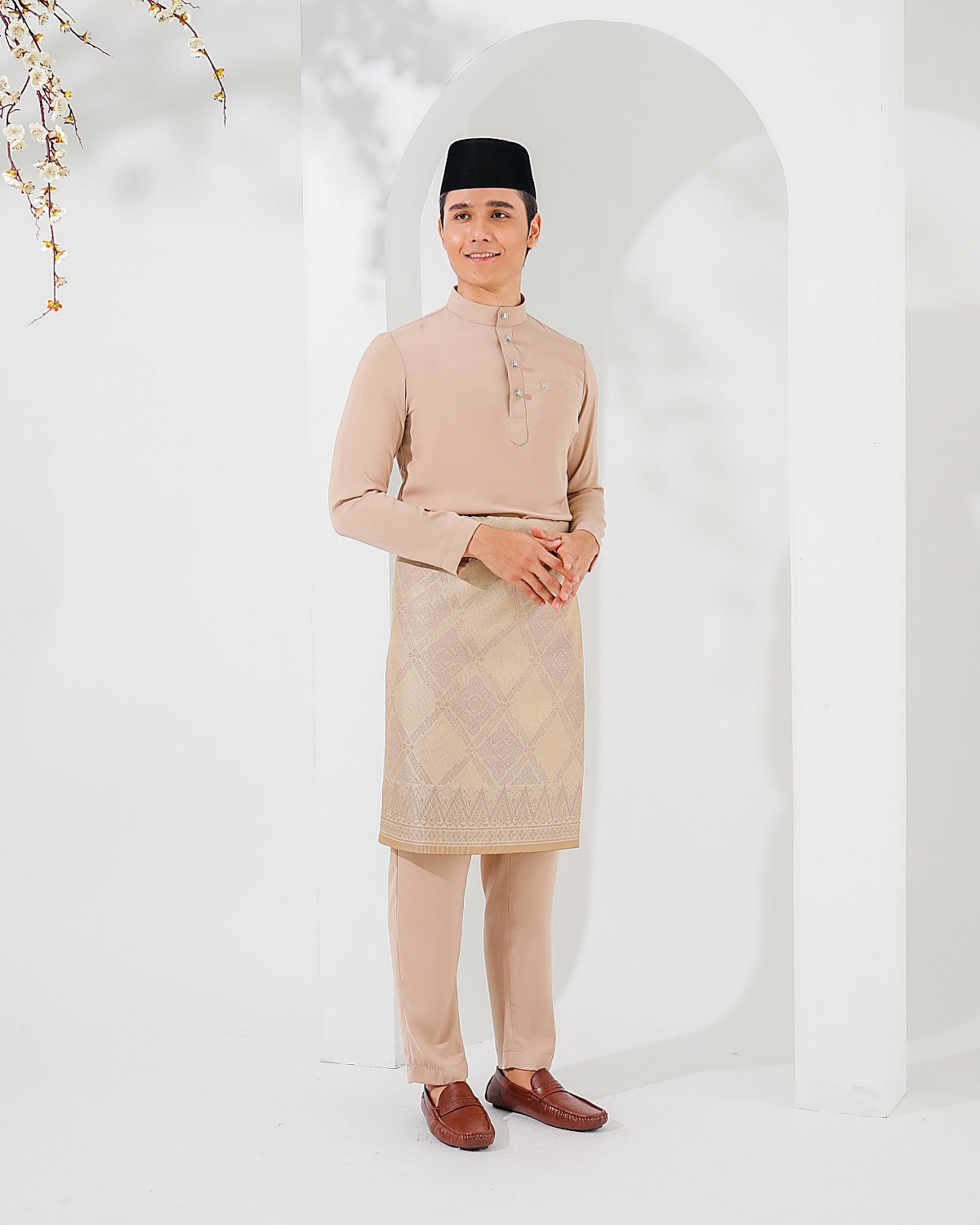 ISA CEKAK MUSANG IN TAUPE