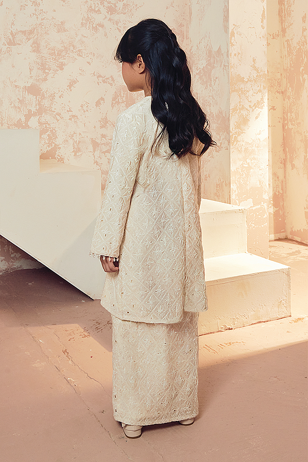 MAHEERA KIDS IN CLOTTED CREAM