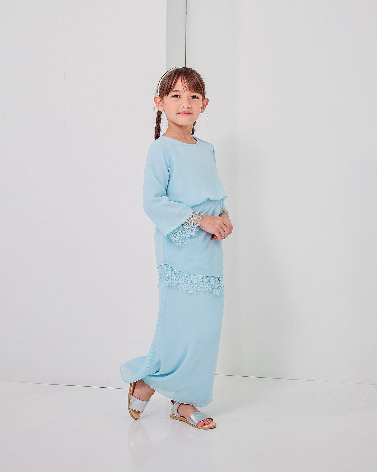 MAHSURI KIDS IN HIDRANGEA