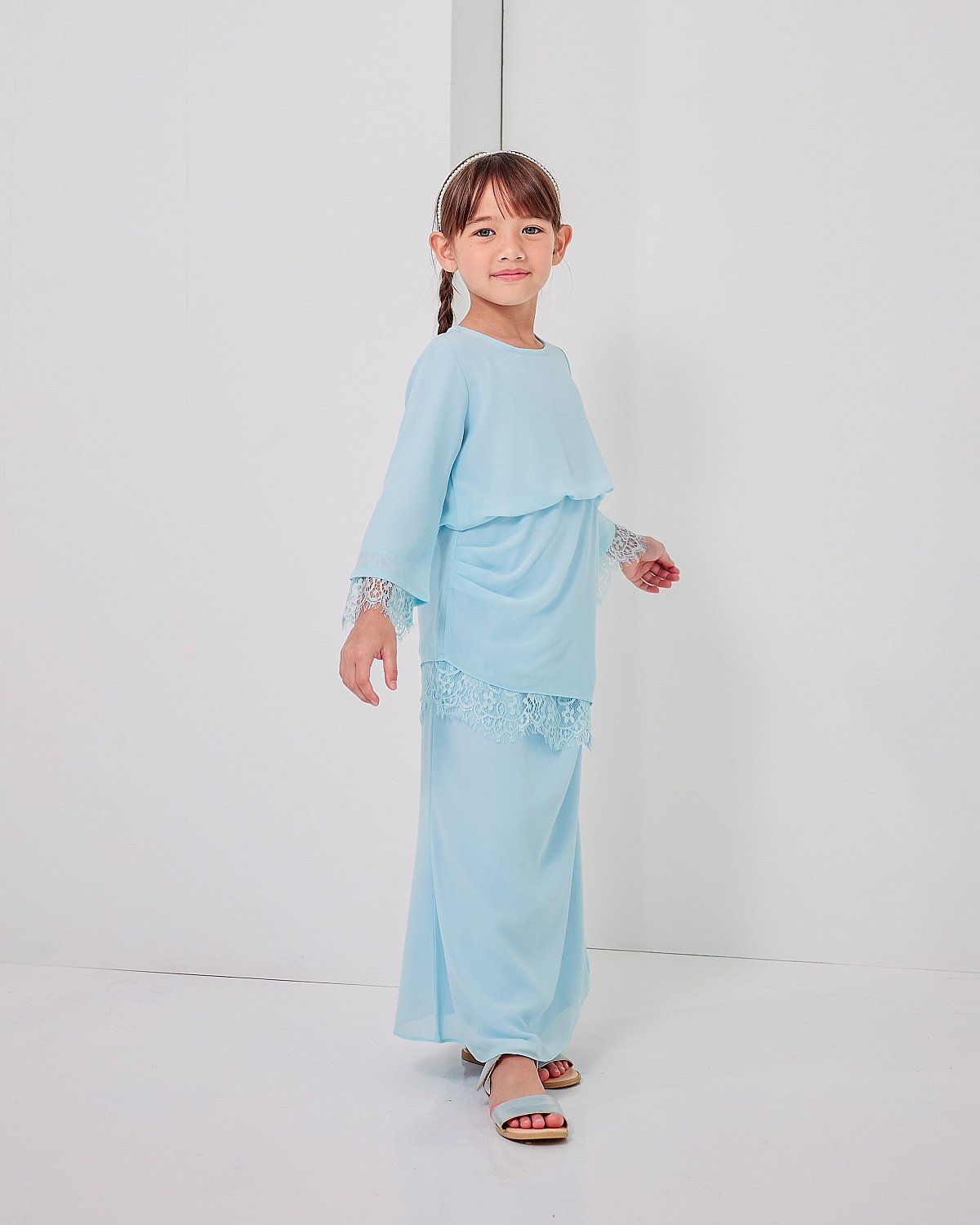 MAHSURI KIDS IN HIDRANGEA