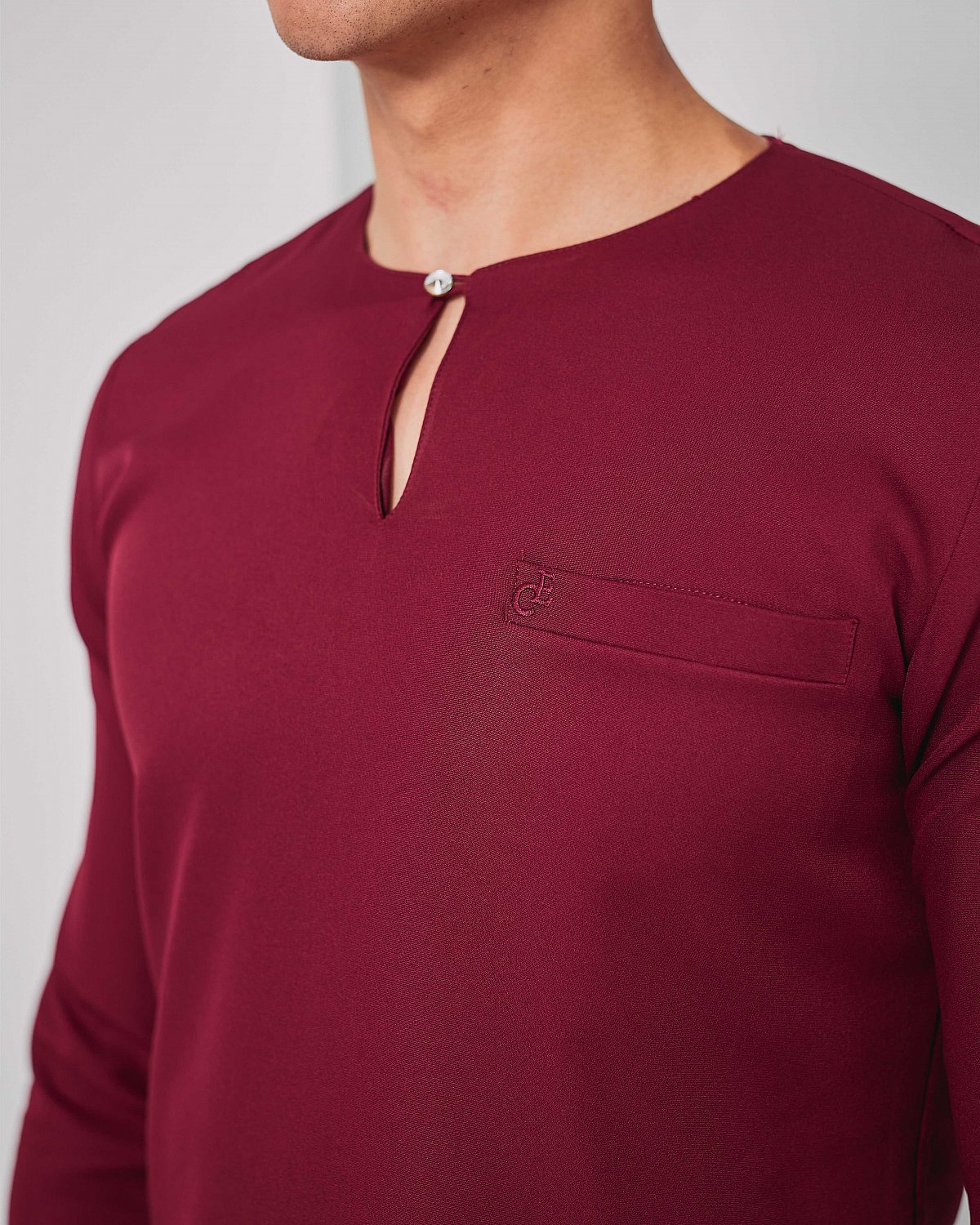 NOAH TELUK BELANGA IN MAROON