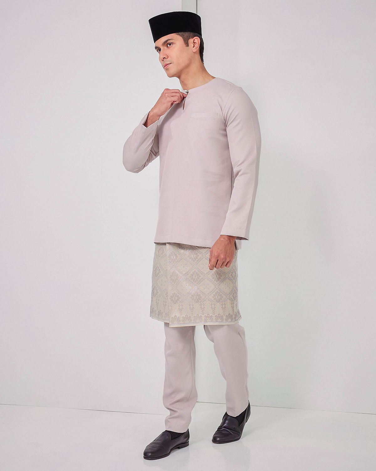 NOAH TELUK BELANGA IN MAUVE