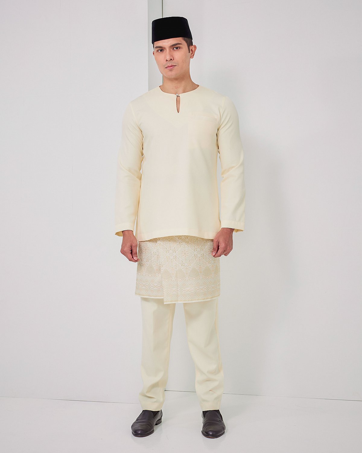 NOAH TELUK BELANGA IN YELLOW