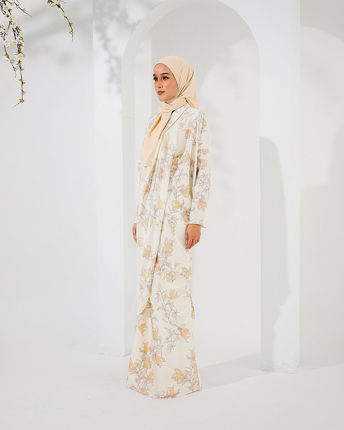 THALITA IN PEARL CREAM