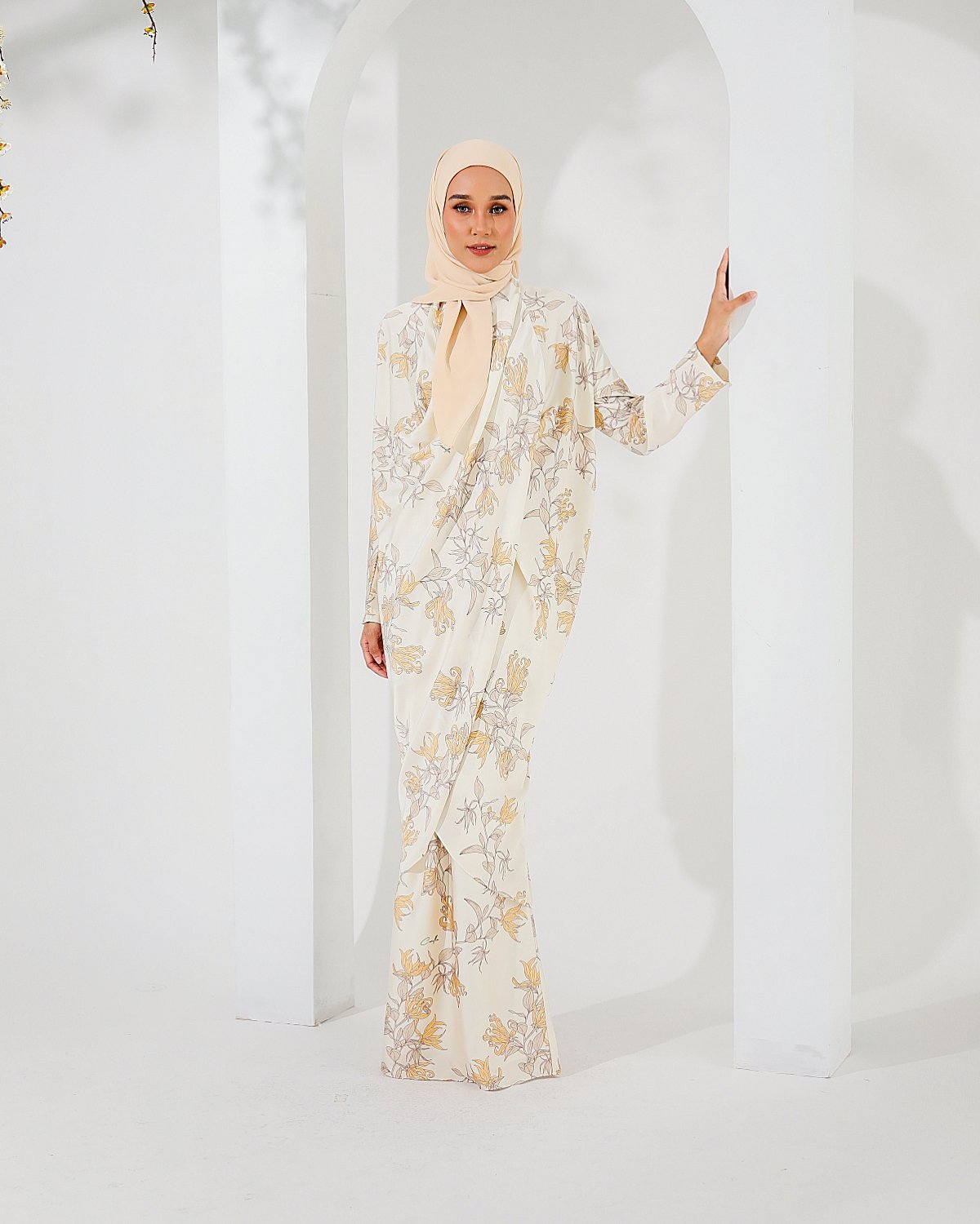 THALITA IN PEARL CREAM