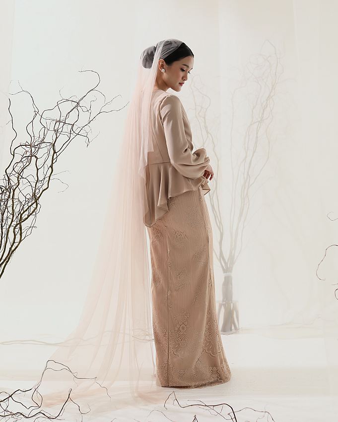 NET VEIL IN NUDE