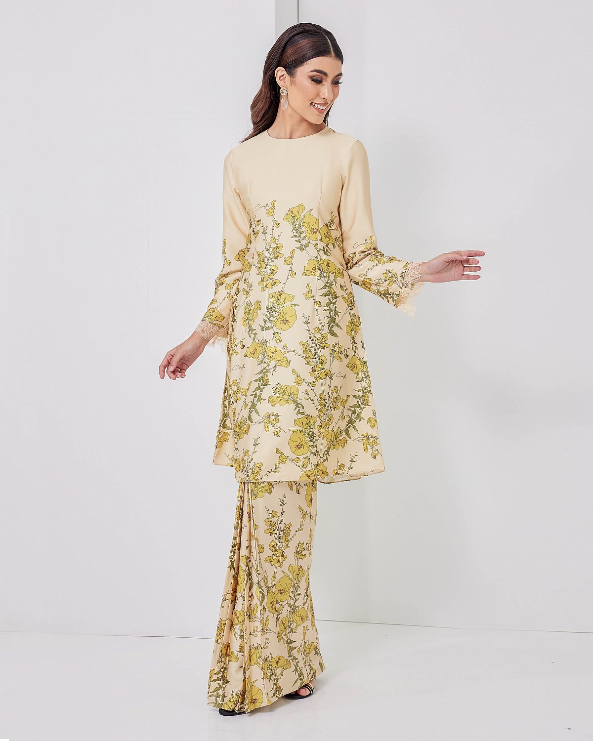 YULIYA KURUNG IN KARAMEL