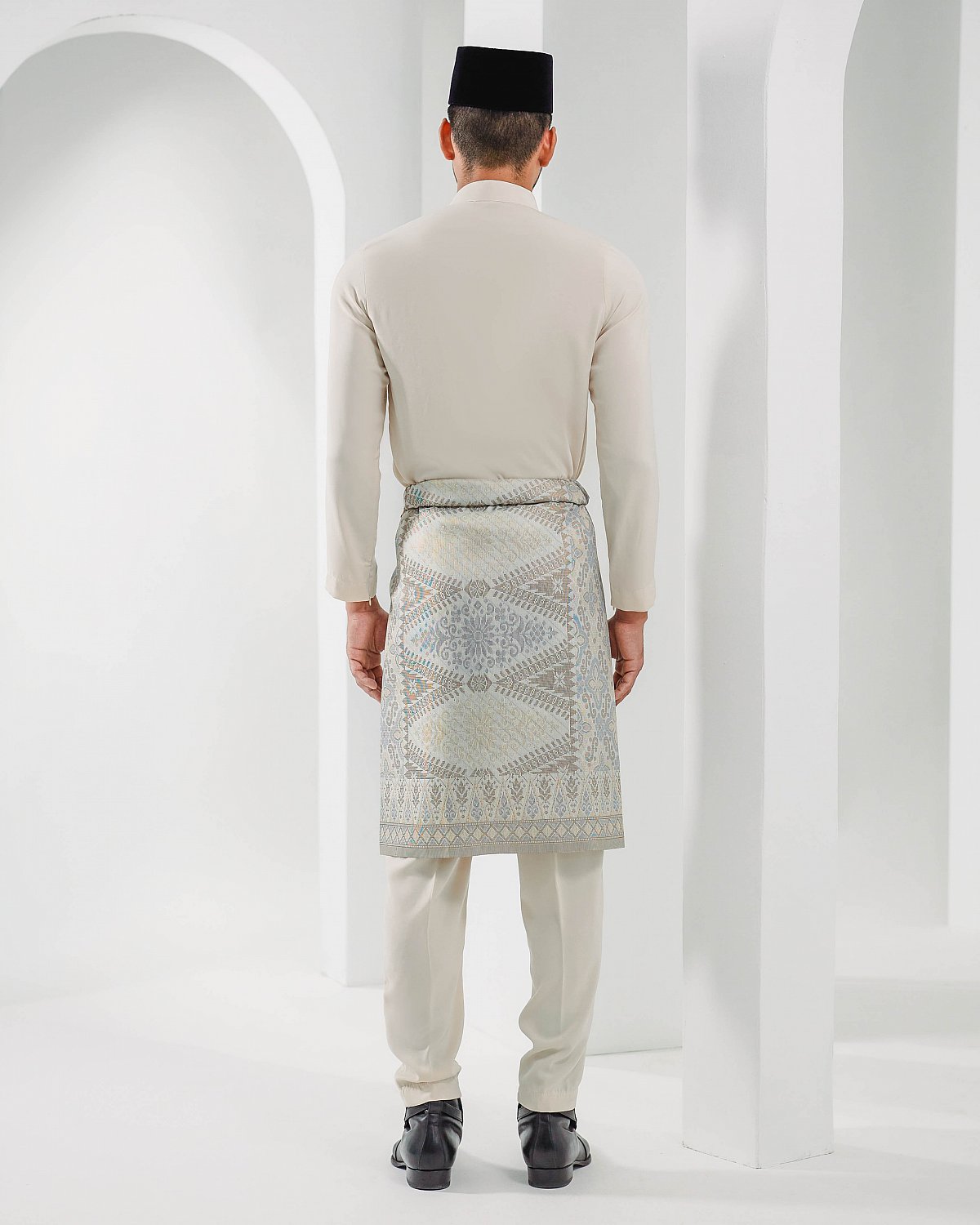 ISA CEKAK MUSANG IN  IVORY