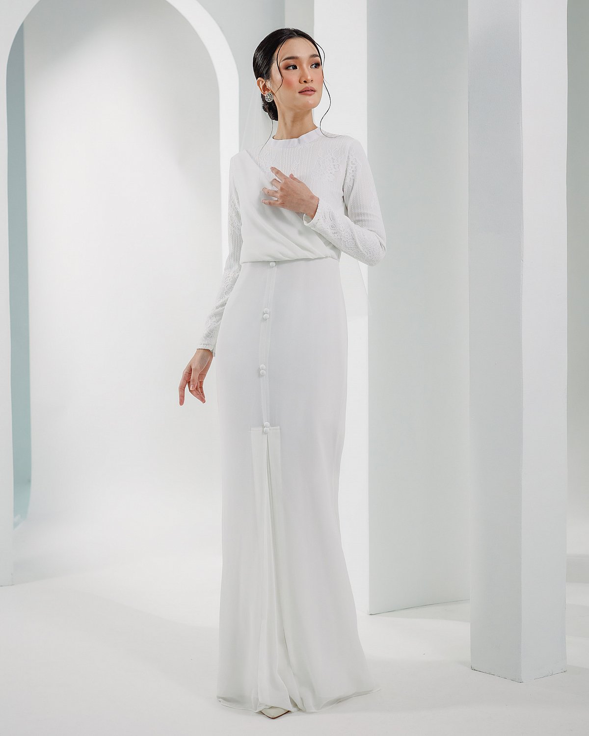 DIAN DRESS IN OFF WHITE