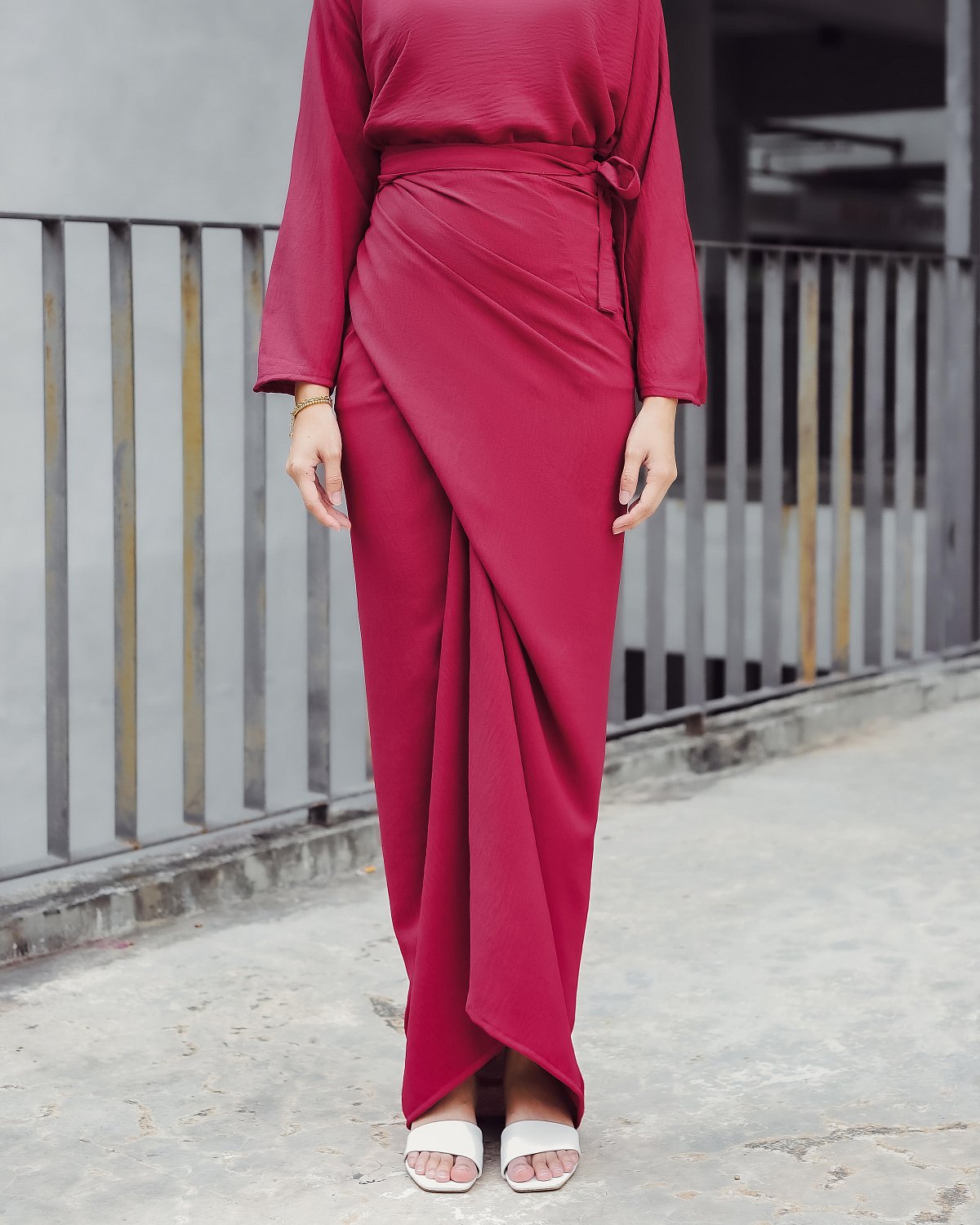 LEESA SET IN MAGENTA