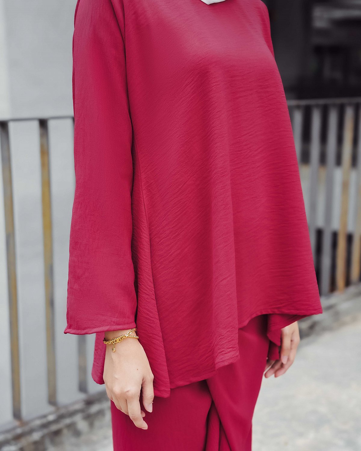 LEESA SET IN MAGENTA