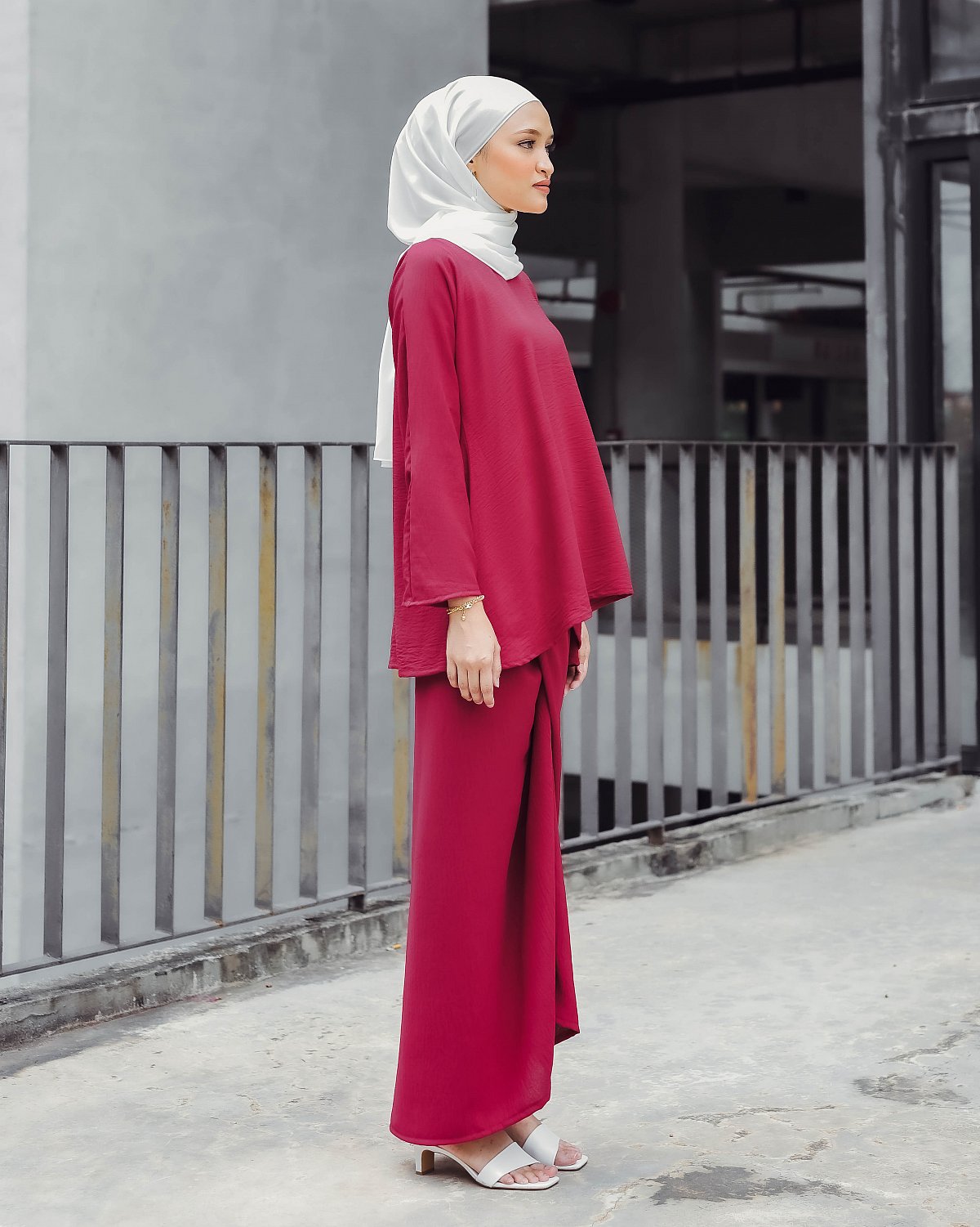 LEESA SET IN MAGENTA