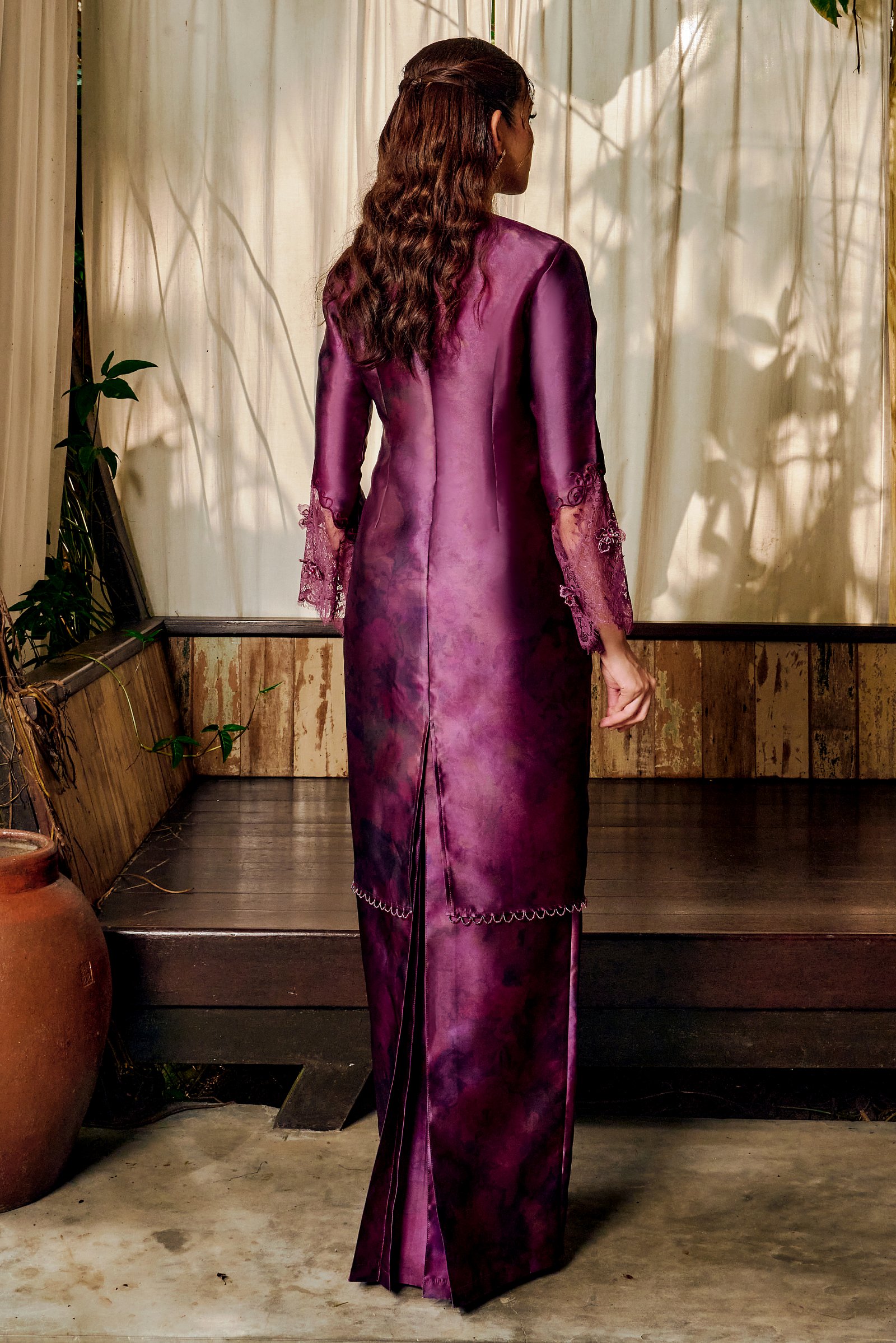 ELAYA PRINTED BURGUNDY