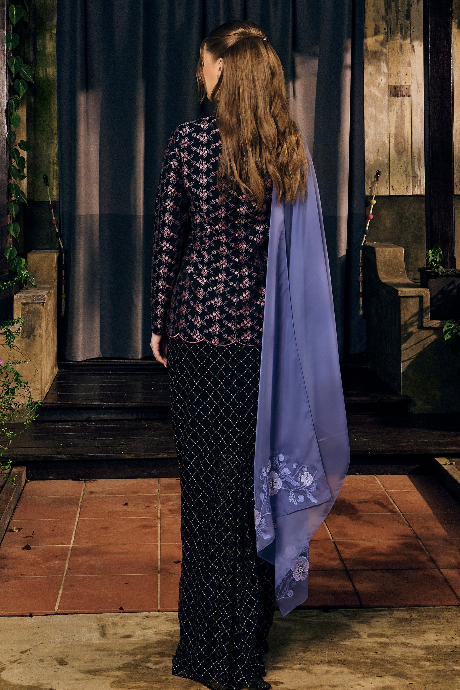 LUNARA IN BLACK PINK