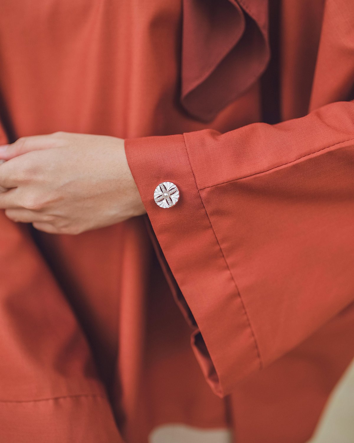 CHERYL TOP IN CINNAMON