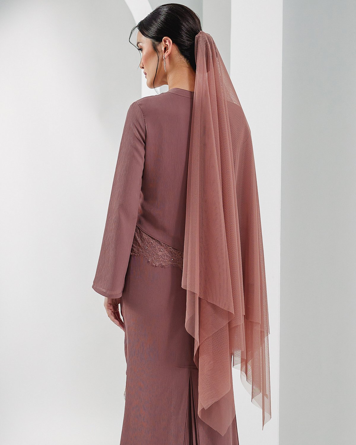 NET VEIL IN SPANISH ROSE