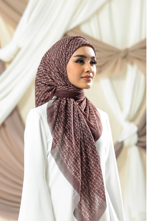 CLEODORA IN BURGUNDY