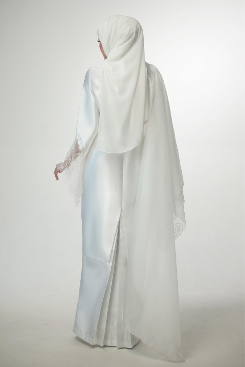 ELAYA IN PEARL WHITE