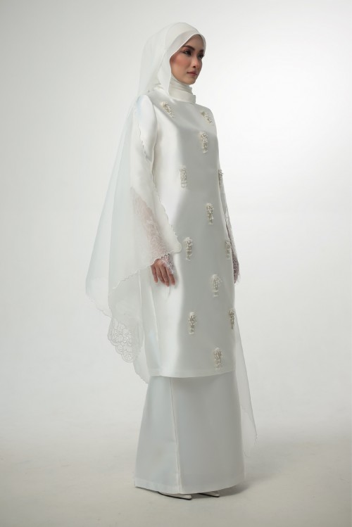 ELAYA IN PEARL WHITE