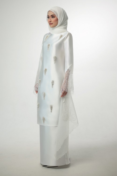 ELAYA IN PEARL WHITE