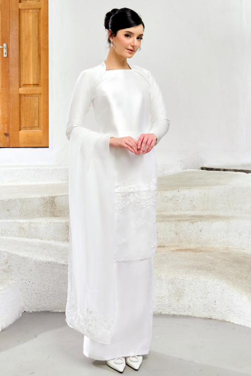 BELLE IN PEARL WHITE