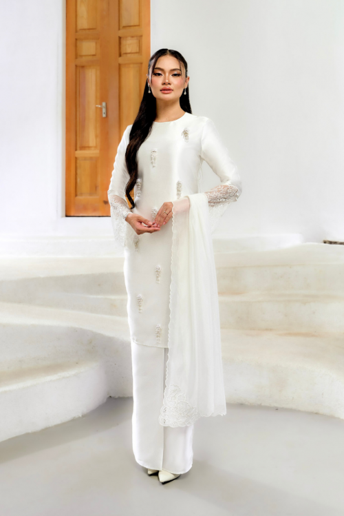 ELAYA IN PEARL WHITE