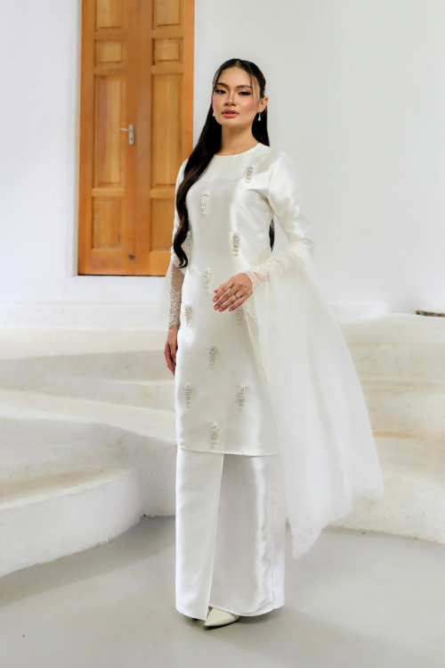 ELAYA IN PEARL WHITE