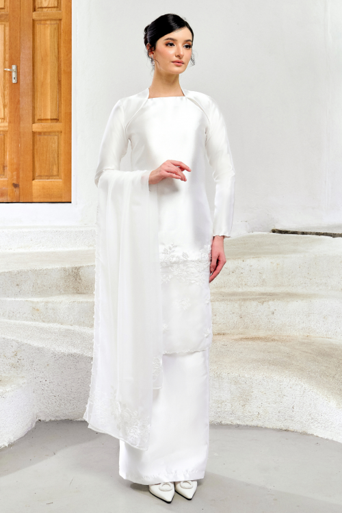 BELLE IN PEARL WHITE