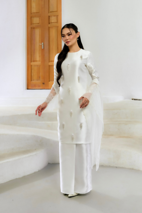 ELAYA IN PEARL WHITE