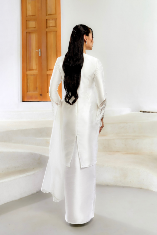 ELAYA IN PEARL WHITE