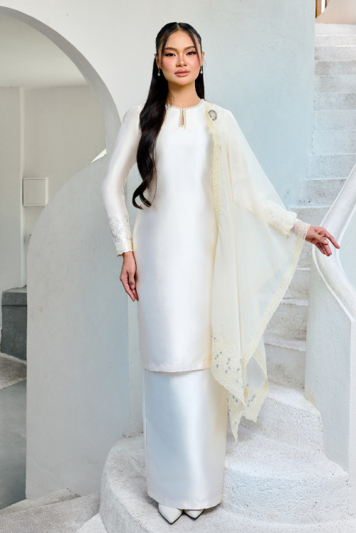 TRIESYA IN YELLOW CREAM