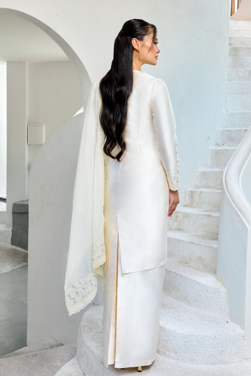 TRIESYA IN YELLOW CREAM