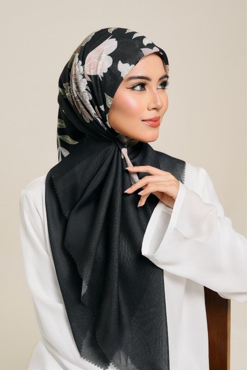 BLOOM IN BLACK
