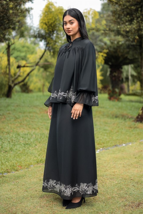 RINESA IN BLACK